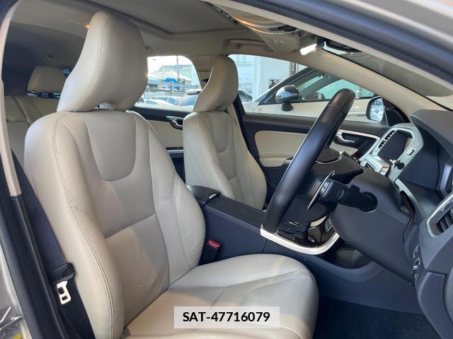 Volvo V60 2018-03 7798764-11