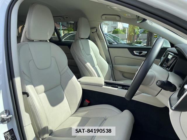 Volvo V60 2023-02 7798768-12