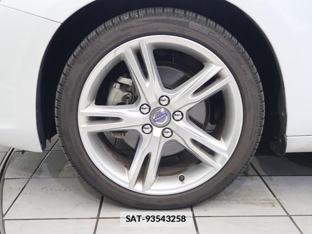 Volvo V60 2017-12 7799314-11