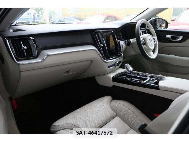 Volvo V60 2025-07 7799745-2