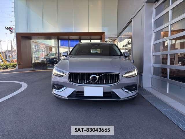 Volvo V60 2023-08 7801973-5