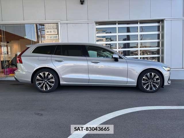 Volvo V60 2023-08 7801973-8