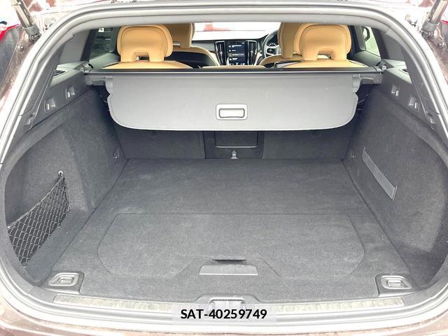 Volvo V60 2019-07 7802461-14