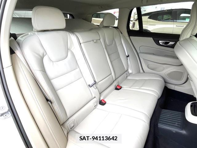 Volvo V60 2023-11 7802470-10