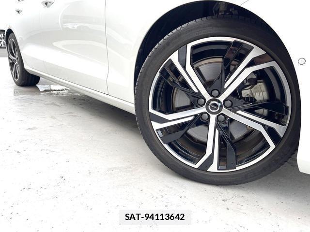 Volvo V60 2023-11 7802470-13