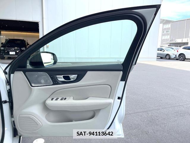 Volvo V60 2023-11 7802470-19