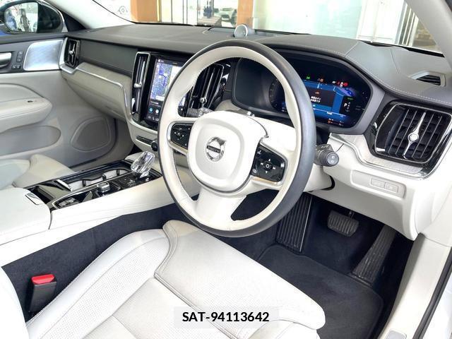 Volvo V60 2023-11 7802470-7