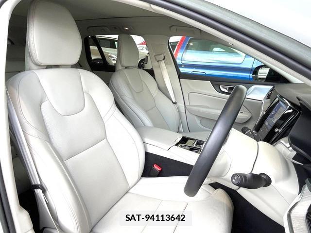 Volvo V60 2023-11 7802470-9