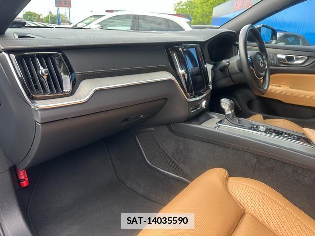 Volvo V60 2021-02 7803615-11