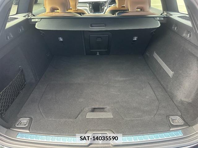 Volvo V60 2021-02 7803615-16