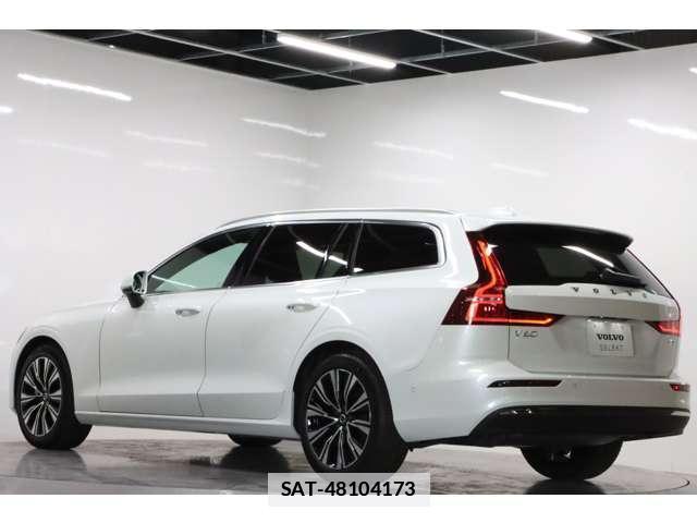 Volvo V60 2025-09 7804073-2