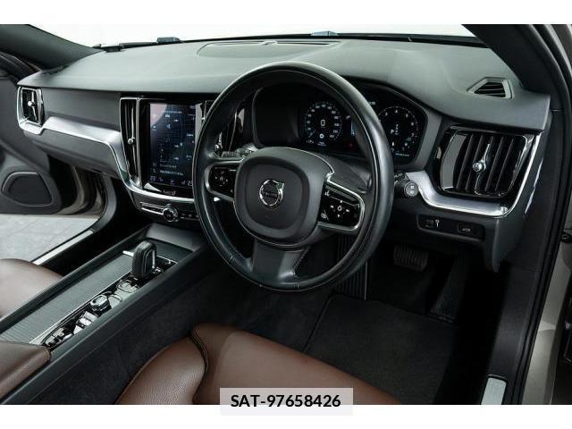 Volvo V60 2021-08 7807069-10