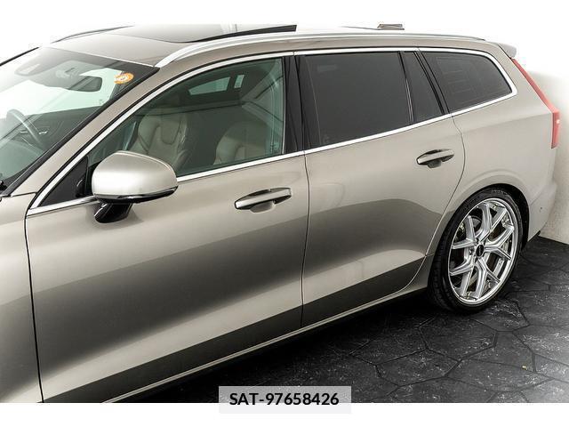 Volvo V60 2021-08 7807069-7