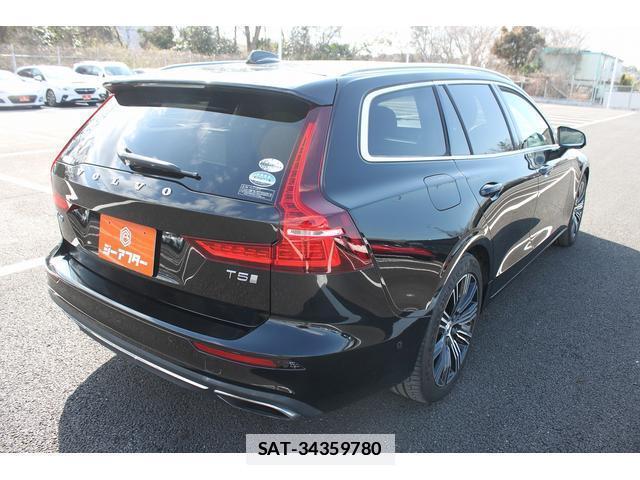 Volvo V60 2018-12 7809483-10