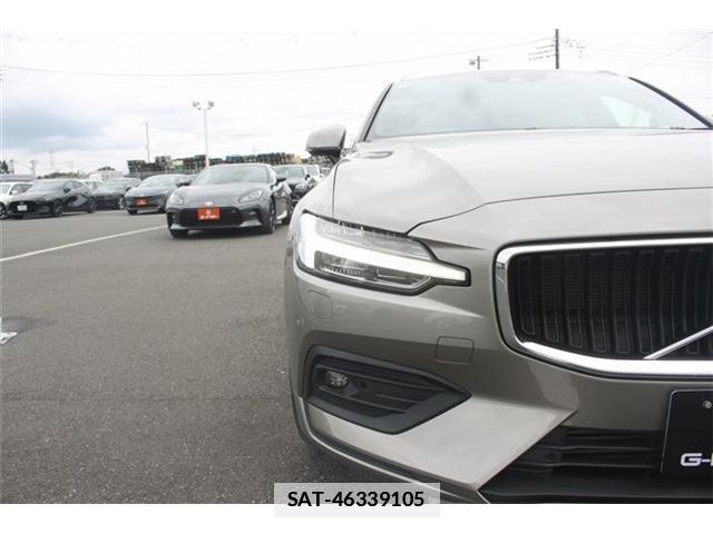 Volvo V60 2019-03 7809546-17