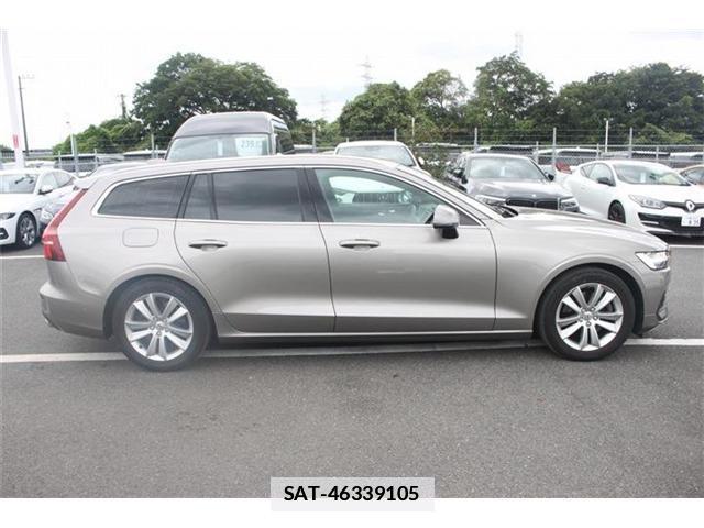 Volvo V60 2019-03 7809546-9