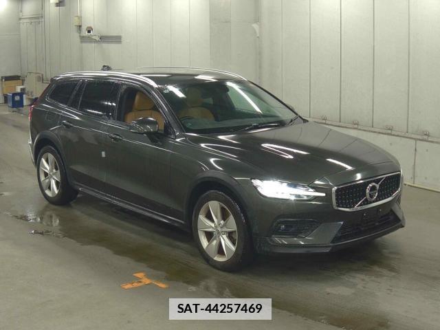 Volvo V60 2019-10 7811030-3