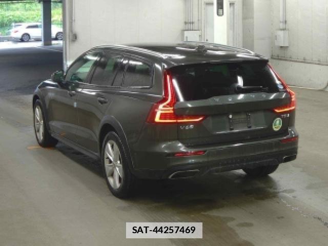 Volvo V60 2019-10 7811030-4