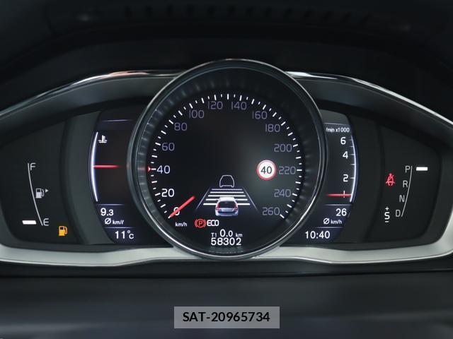 Volvo V70 2015-10 7794470-13