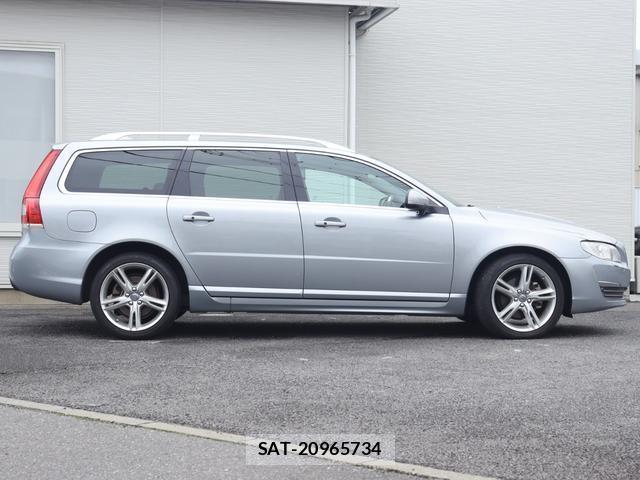 Volvo V70 2015-10 7794470-7