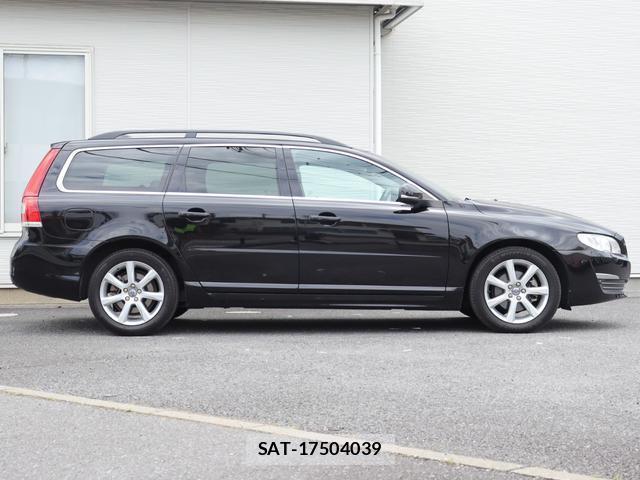 Volvo V70 2016-09 7794484-6
