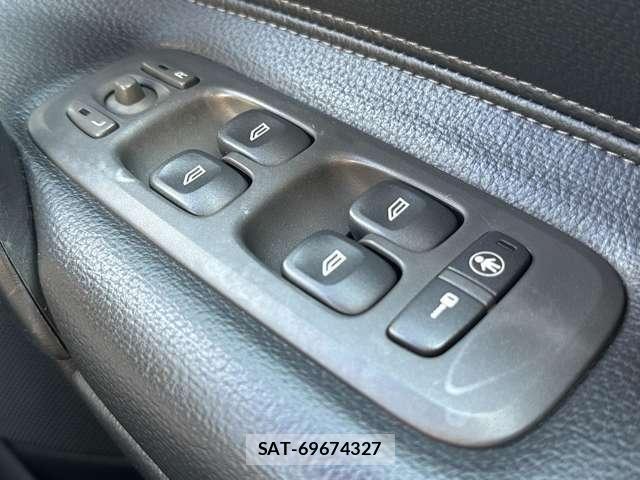 Volvo V70 2001-12 7796963-13