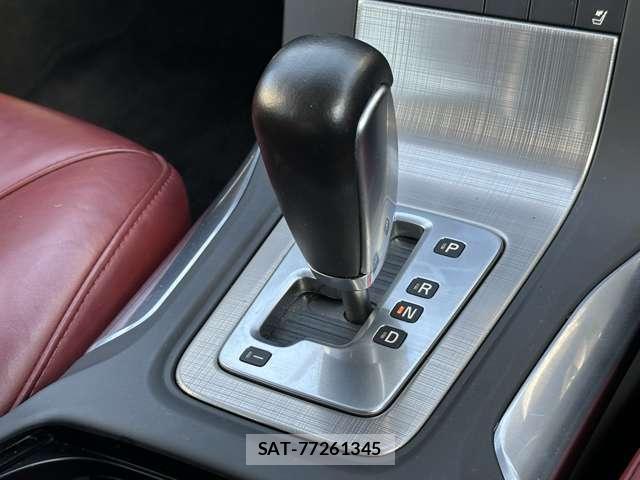 Volvo V70 2011-02 7796968-12