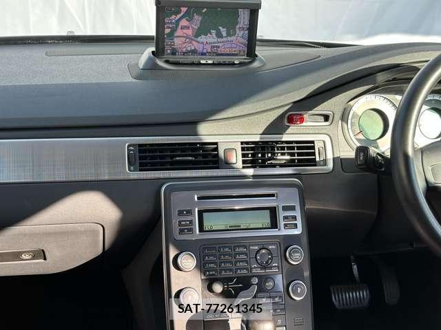 Volvo V70 2011-02 7796968-8