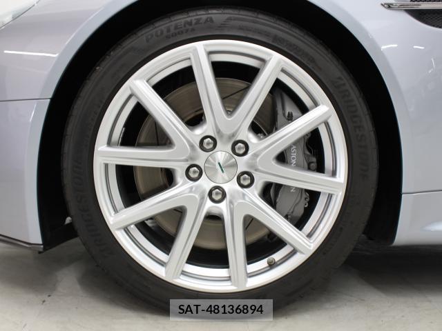 Aston Martin V8 2015 7802531-10