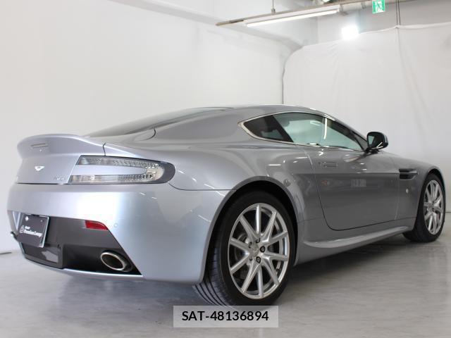 Aston Martin V8 2015 7802531-7