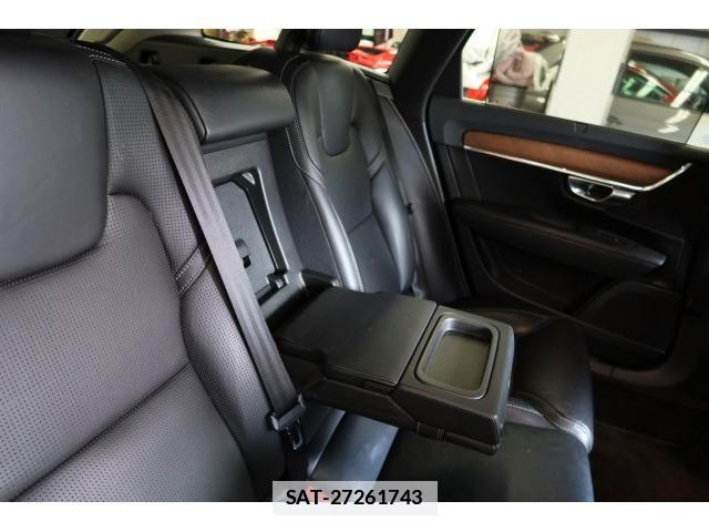 Volvo V90 2018-10 7796205-13