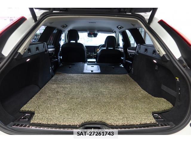 Volvo V90 2018-10 7796205-17