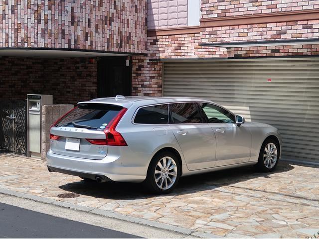 Volvo V90 2017-06 7806546-1