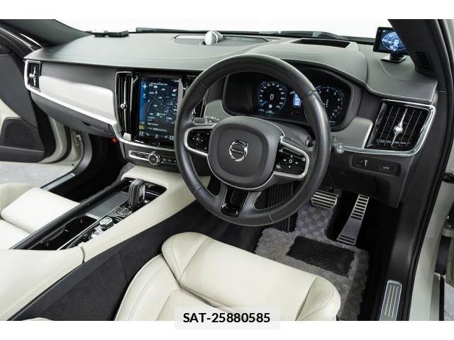 Volvo V90 2021-04 7807063-10