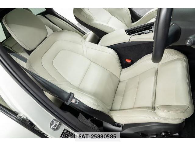 Volvo V90 2021-04 7807063-11