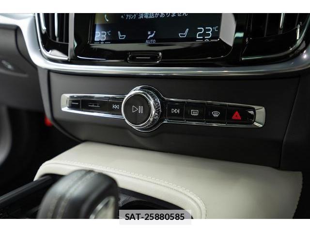 Volvo V90 2021-04 7807063-19