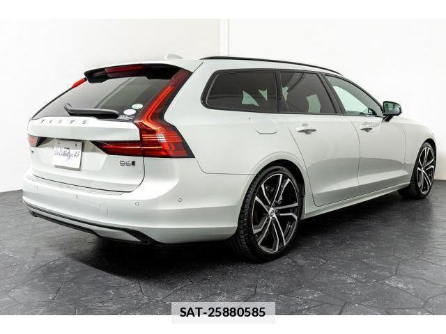 Volvo V90 2021-04 7807063-8