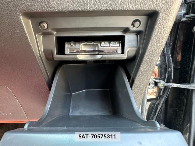Toyota VELLFIRE 2010-10 7793586-2