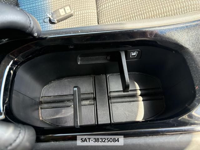Honda VEZEL 2015-03 7795987-15