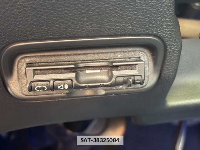 Honda VEZEL 2015-03 7795987-17