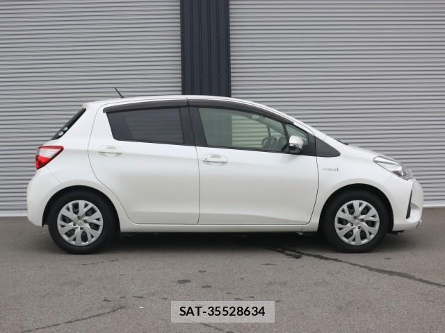 Toyota VITZ 2017-05 7796356-3