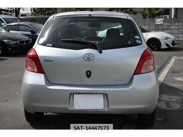 Toyota VITZ 2006-09 7796606-4