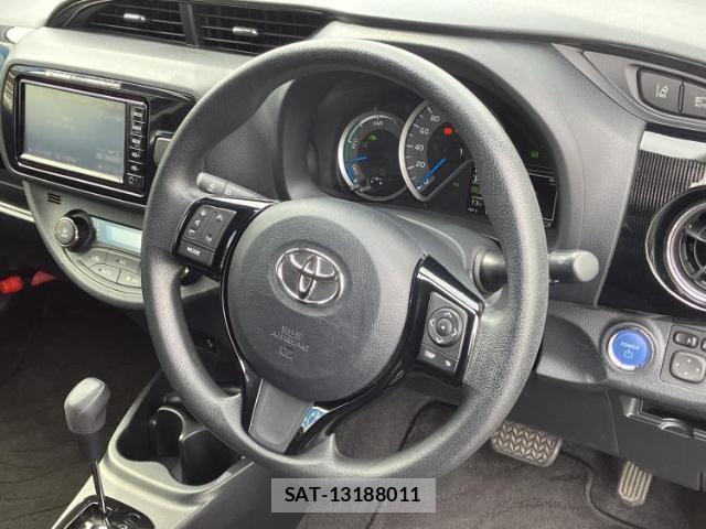 Toyota VITZ 2018-12 7802108-14