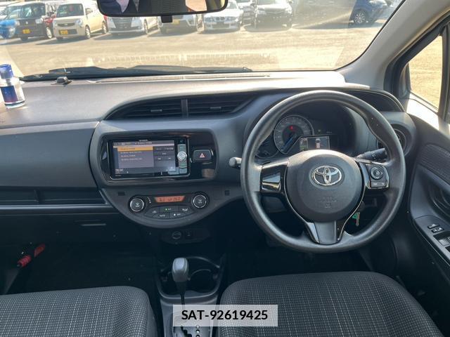 Toyota VITZ 2017-05 7805867-15