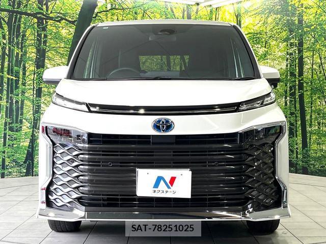Toyota VOXY 2024-10 7793082-14