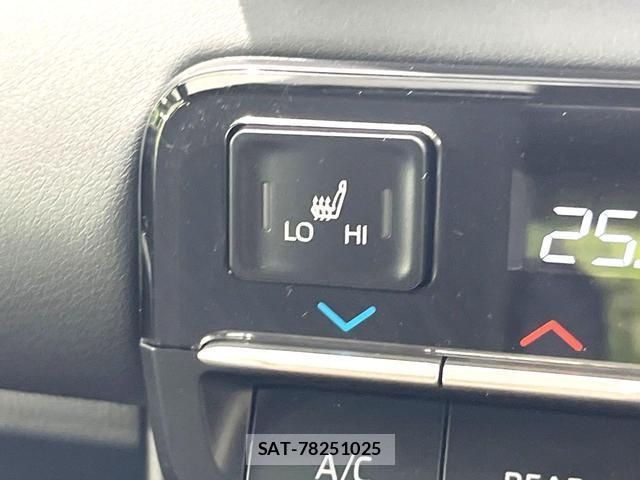 Toyota VOXY 2024-10 7793082-6