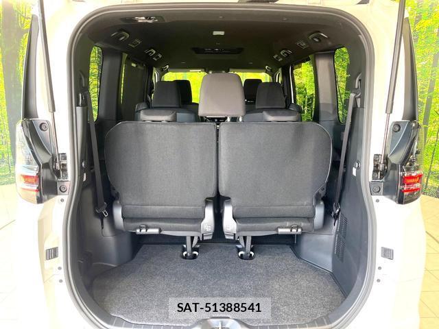 Toyota VOXY 2024-10 7793084-11