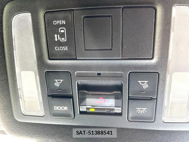Toyota VOXY 2024-10 7793084-2