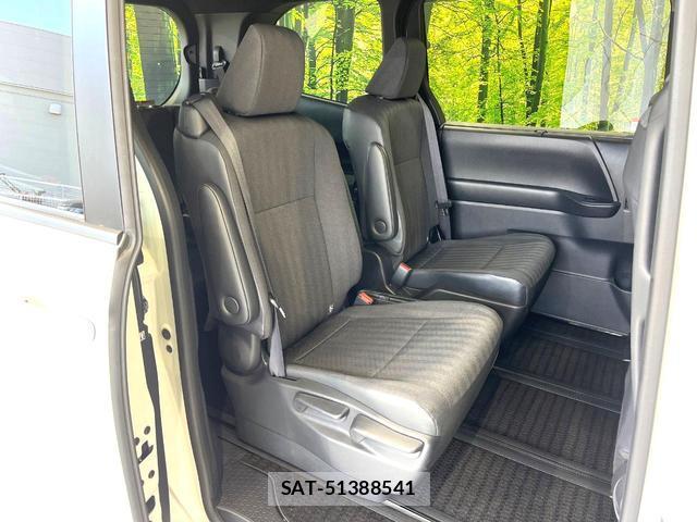 Toyota VOXY 2024-10 7793084-9
