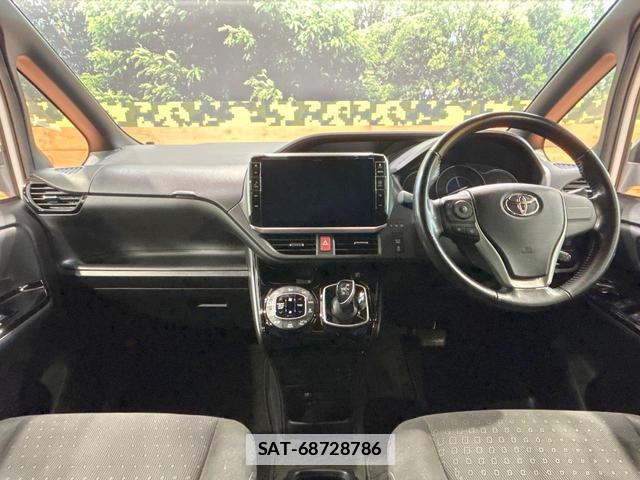 Toyota VOXY 2017-08 7794585-1